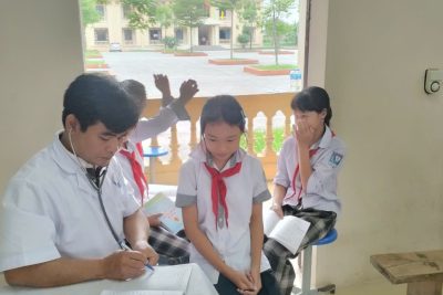 KHÁM SỨC KHOẺ HỌC SINH ĐẦU NĂM HỌC